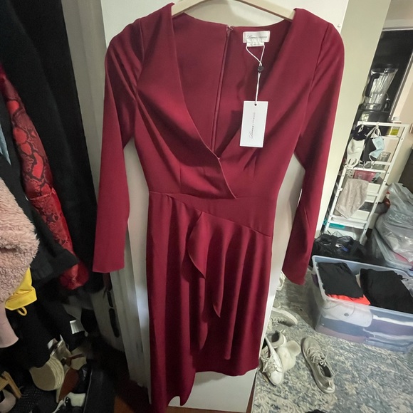 NWT Kensley Gown - Picture 2 of 3